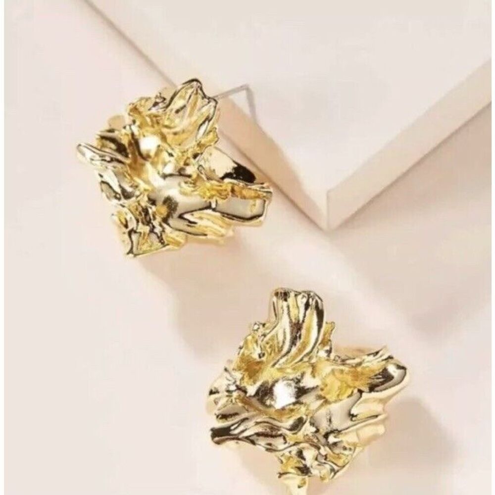 NWT Amber Sceats Reese Earrings 24k gold plating Earrings MSRP $169